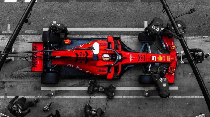 Toile Formule 1 rouge 3